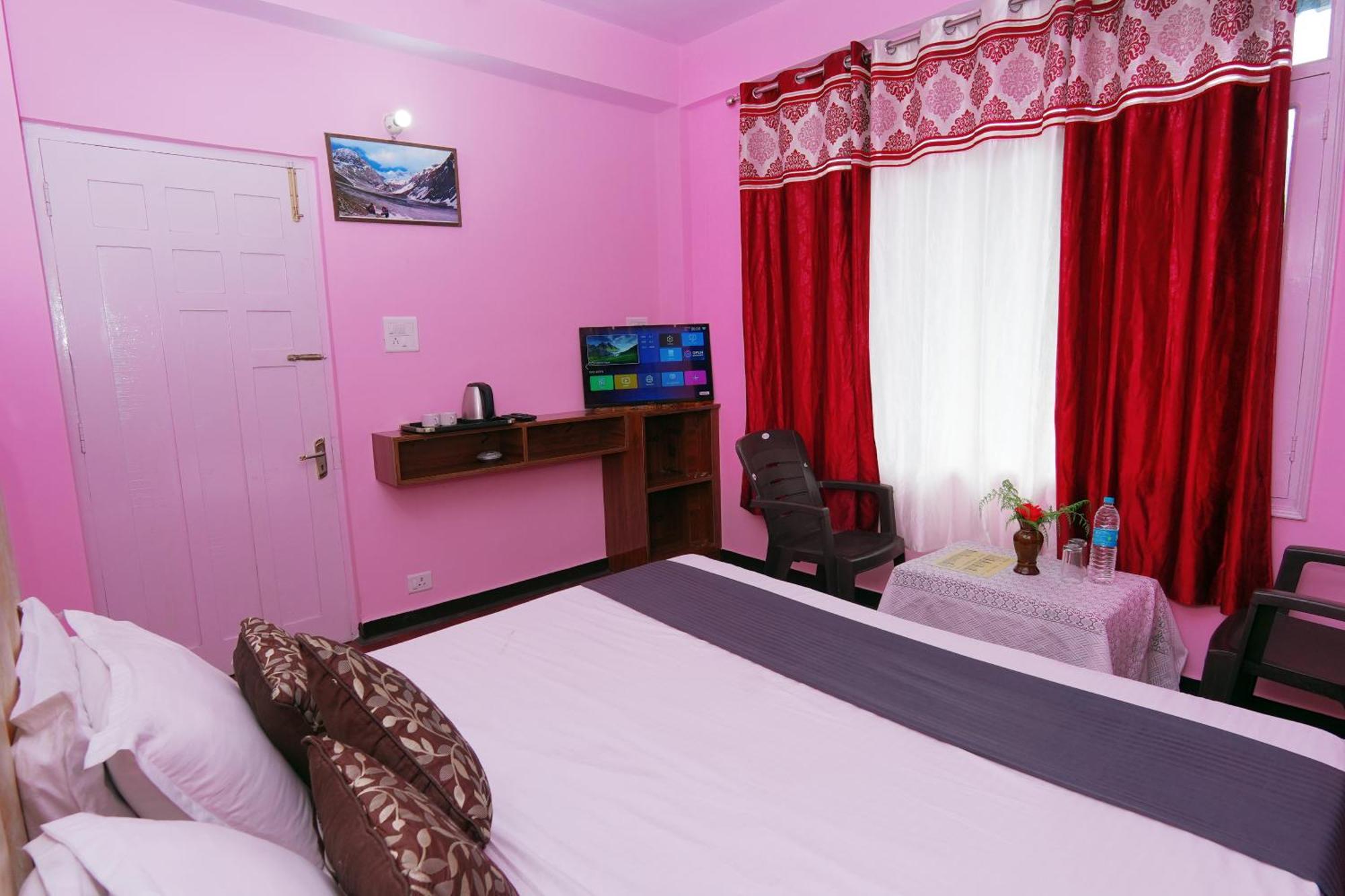 Shimla Hills Apartments 2Bhk Esterno foto